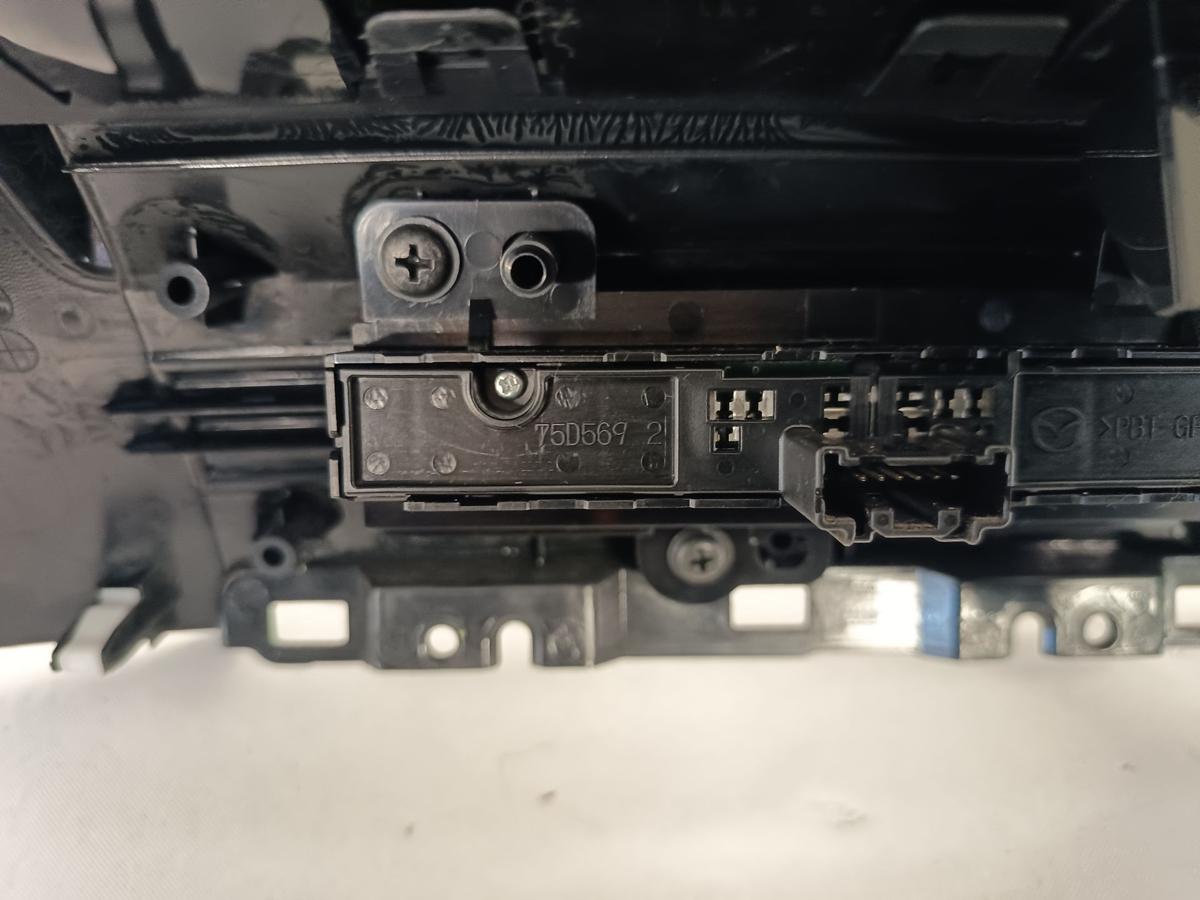 Mazda 5 CR Bj 2009 original Bordcomputer Display Schalterleiste Verkleidung Mazda 5 CR Bj 2009 original Bordcomputer Display Schalterleiste Verkleidung