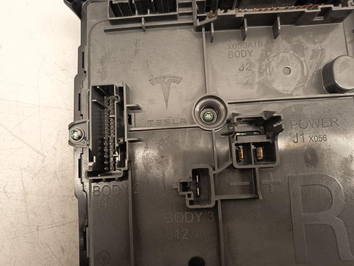 Tesla Model Y original Steuerger&auml;t T&uuml;r rechts P189968940B Baujahr 2025