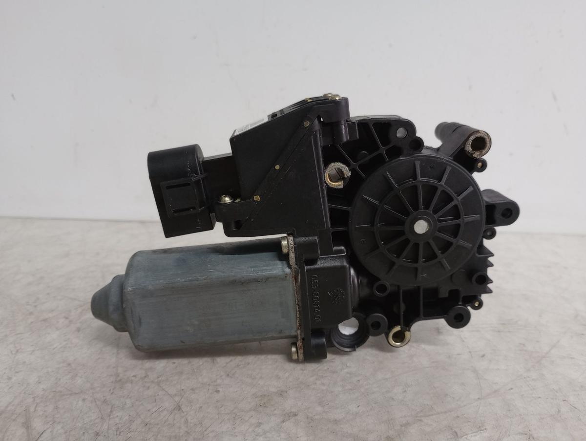 Audi A3 8L 3 Türer orig Fensterhebermotor vorn rechts Beifahrer 8L3959802 Bj 97