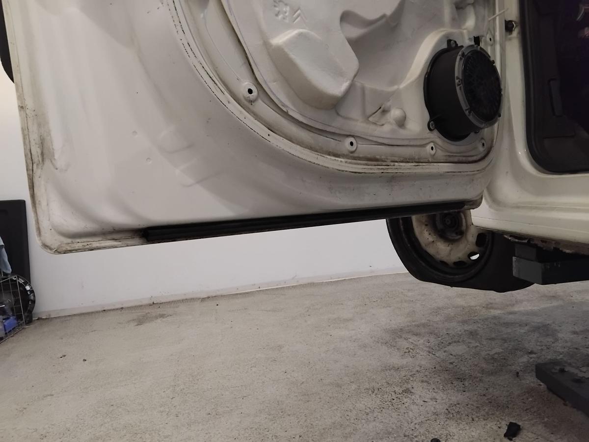 Citroen Berlingo 2 B9 Tür vorn links Fahrertür EWP weiss banqiuse BJ2015