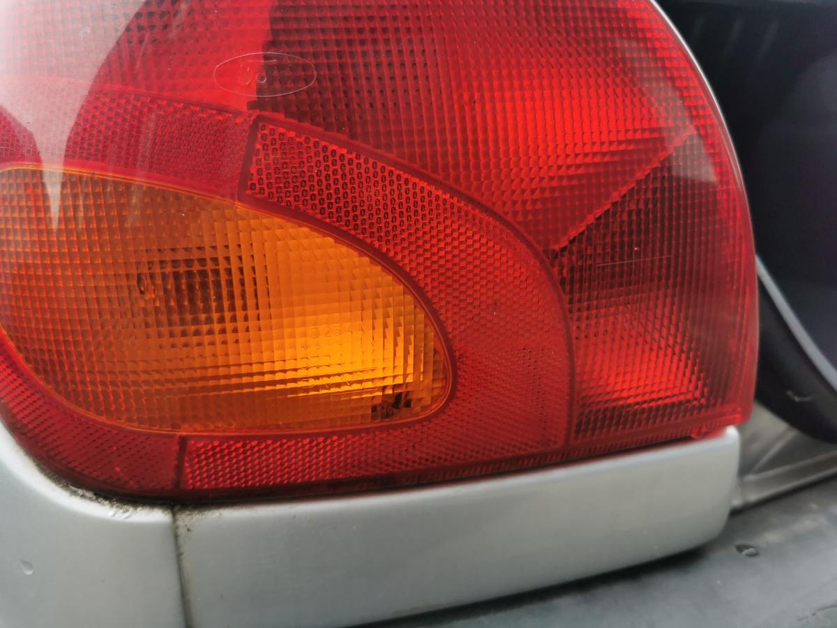 Ford Fiesta JBS Rückleuchte Schlussleuchte Rücklicht hinten links