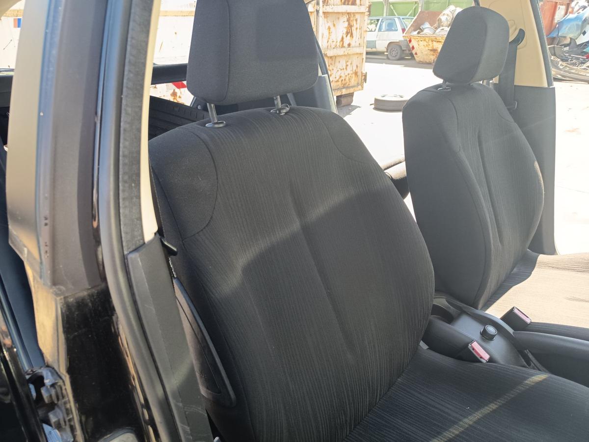 Citroen C4 5t&uuml;rig original Sitz vorn rechts Beifahrer Stoff Anthrazit Bj 2008