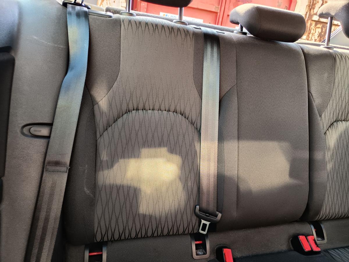 Seat Leon III SC 3t&uuml;rer R&uuml;cksitzbank geteilt Stoff schwarz/schwarz UGI Bj2014