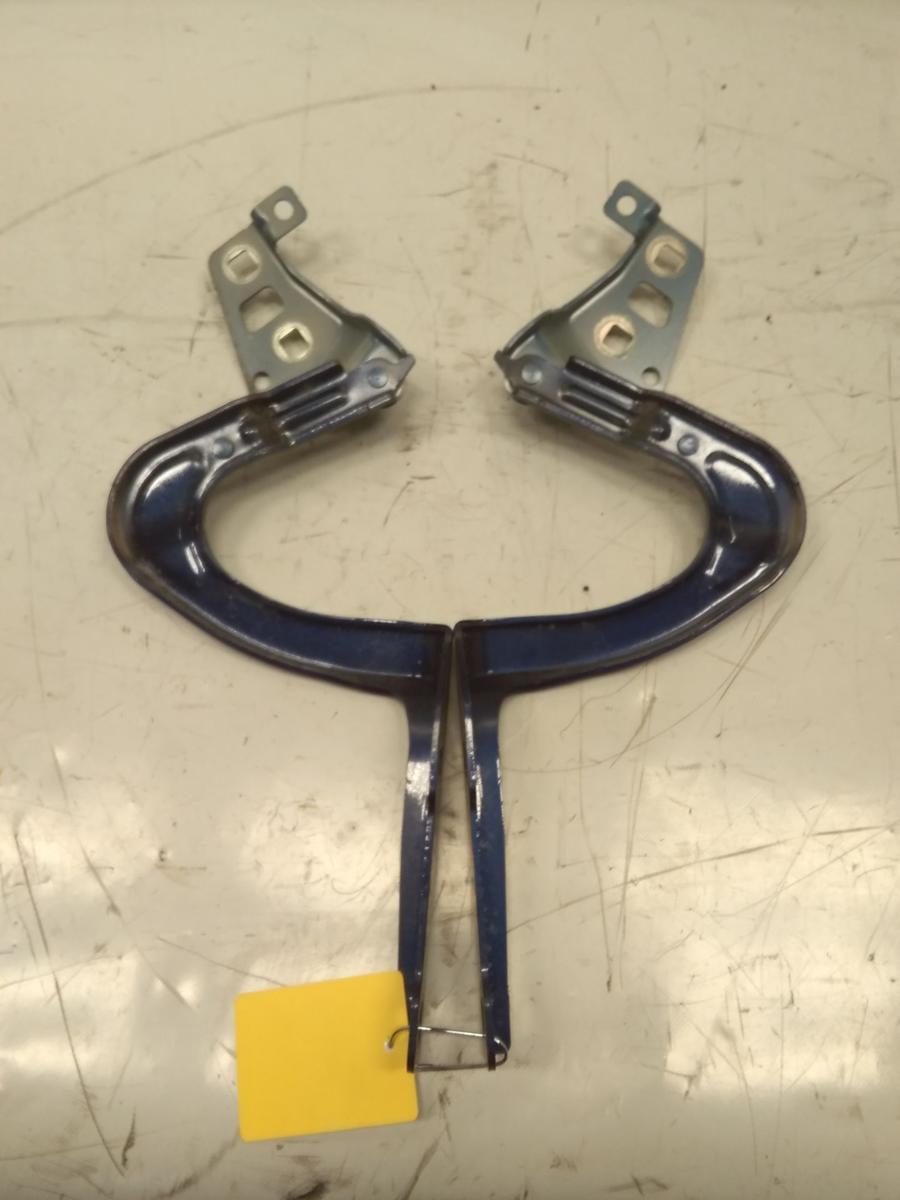 Tesla Model Y original Satz Motorhaubenscharniere unfallfrei Dualmotor BJ2023