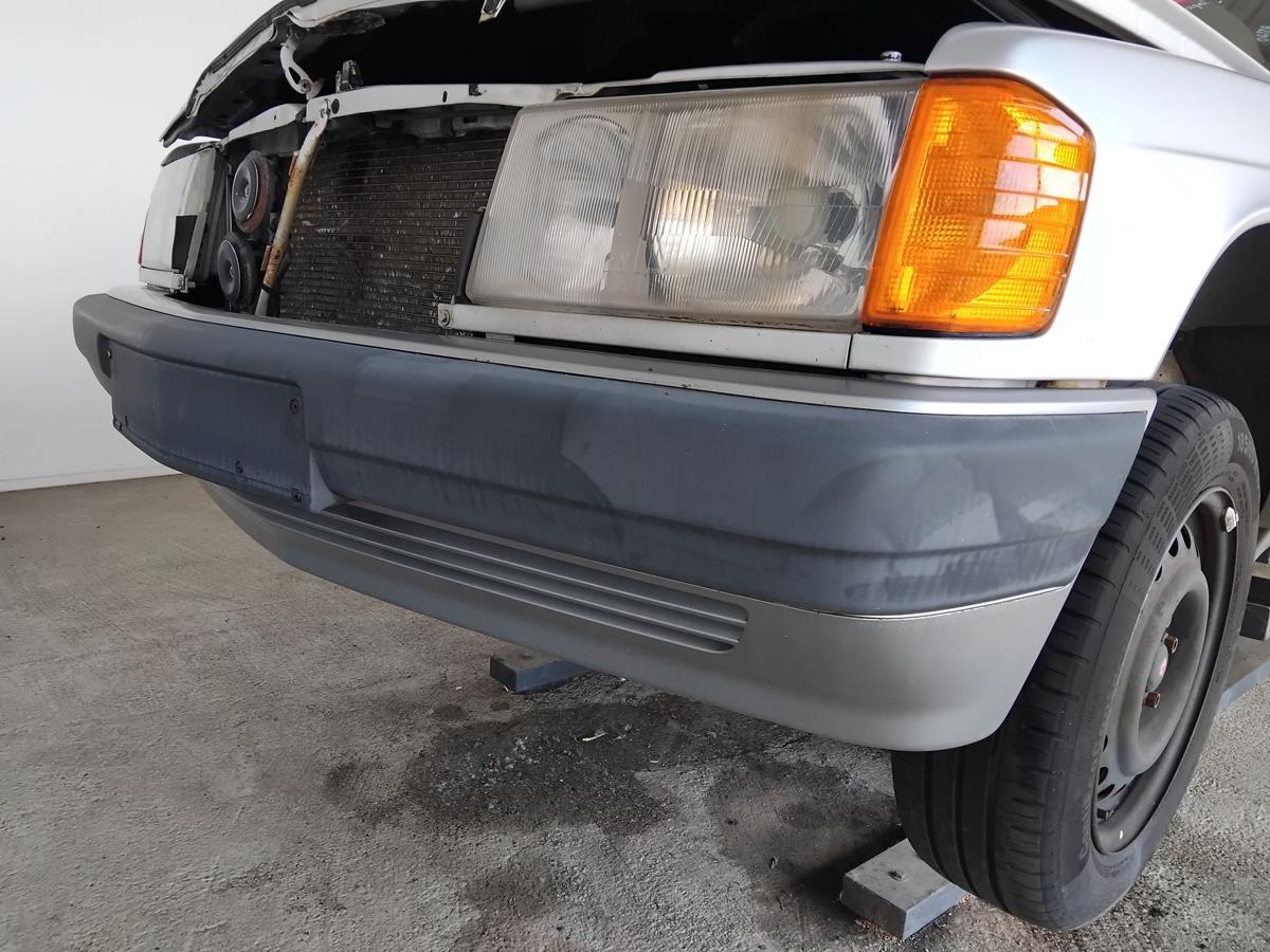Mercedes 190 W201 original Sto&szlig;stange Sto&szlig;f&auml;nger vorn BJ1991 Mopf 744 brillantsilbermetallic
