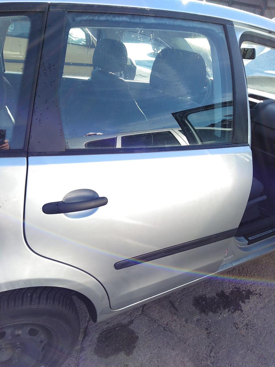 VW Polo 9N3 T&uuml;r hinten rechts reflexsilbermetallic LA7W Bj.2006