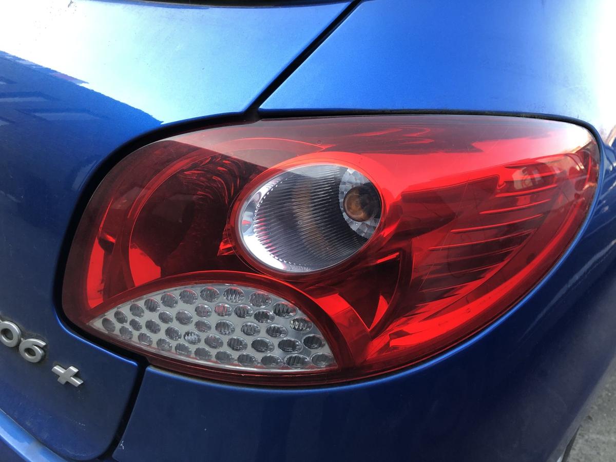 Peugeot 206+ R&uuml;ckleuchte rechts R&uuml;cklicht Heckleuchte Schlusslicht Licht hinten
