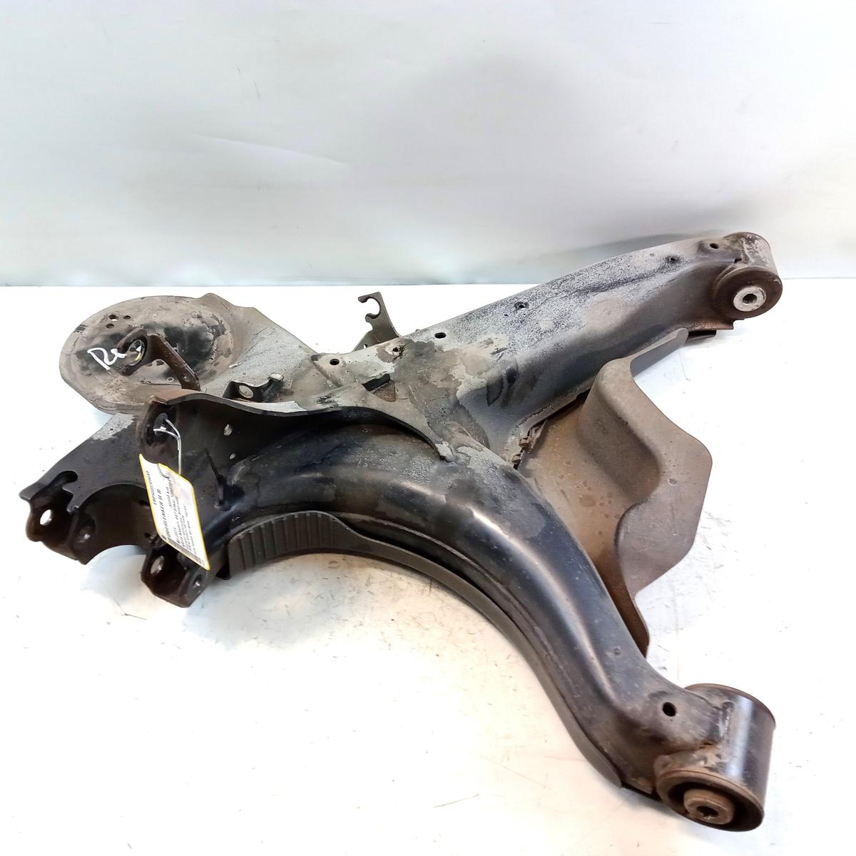 Mercedes eVito Kasten 447 original Querlenker Schwinge Hinterachse links BJ2021