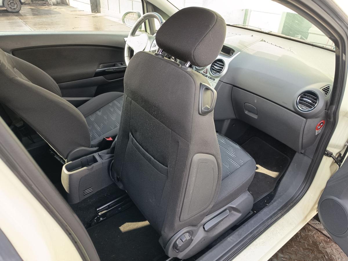 Opel Corsa D 3t&uuml;rer original Beifahrersitz vorn rechts Stoff Sitzheizung Bj 2012