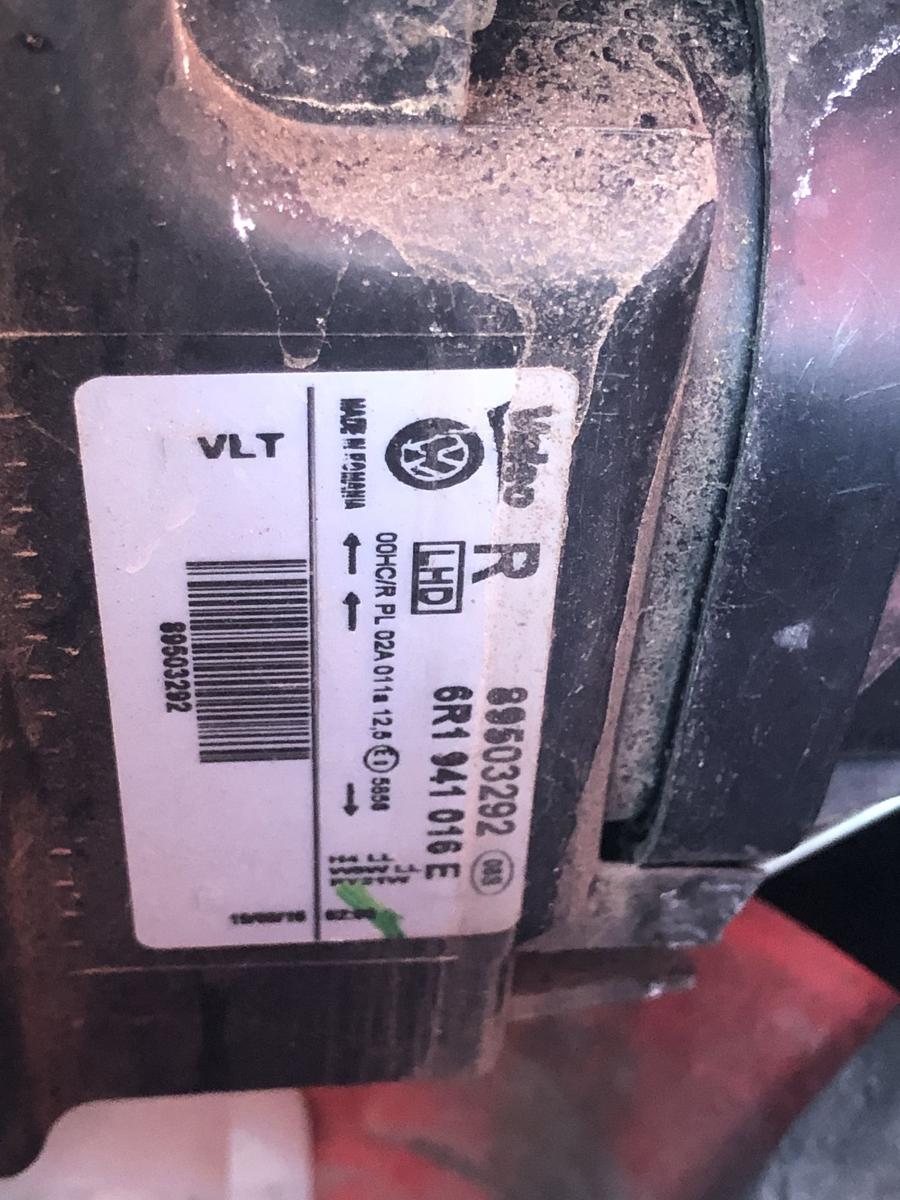 VW Polo 6R Scheinwerfer rechts Headlight 6R1941016E Frontscheinwerfer Halogen