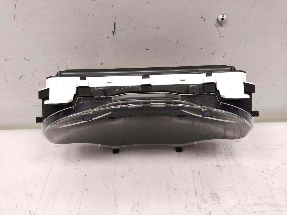 Toyota Yaris 3 Hybrid XP13 Phase 3 original Tacho Kombiinstrument Armatur Bj2020