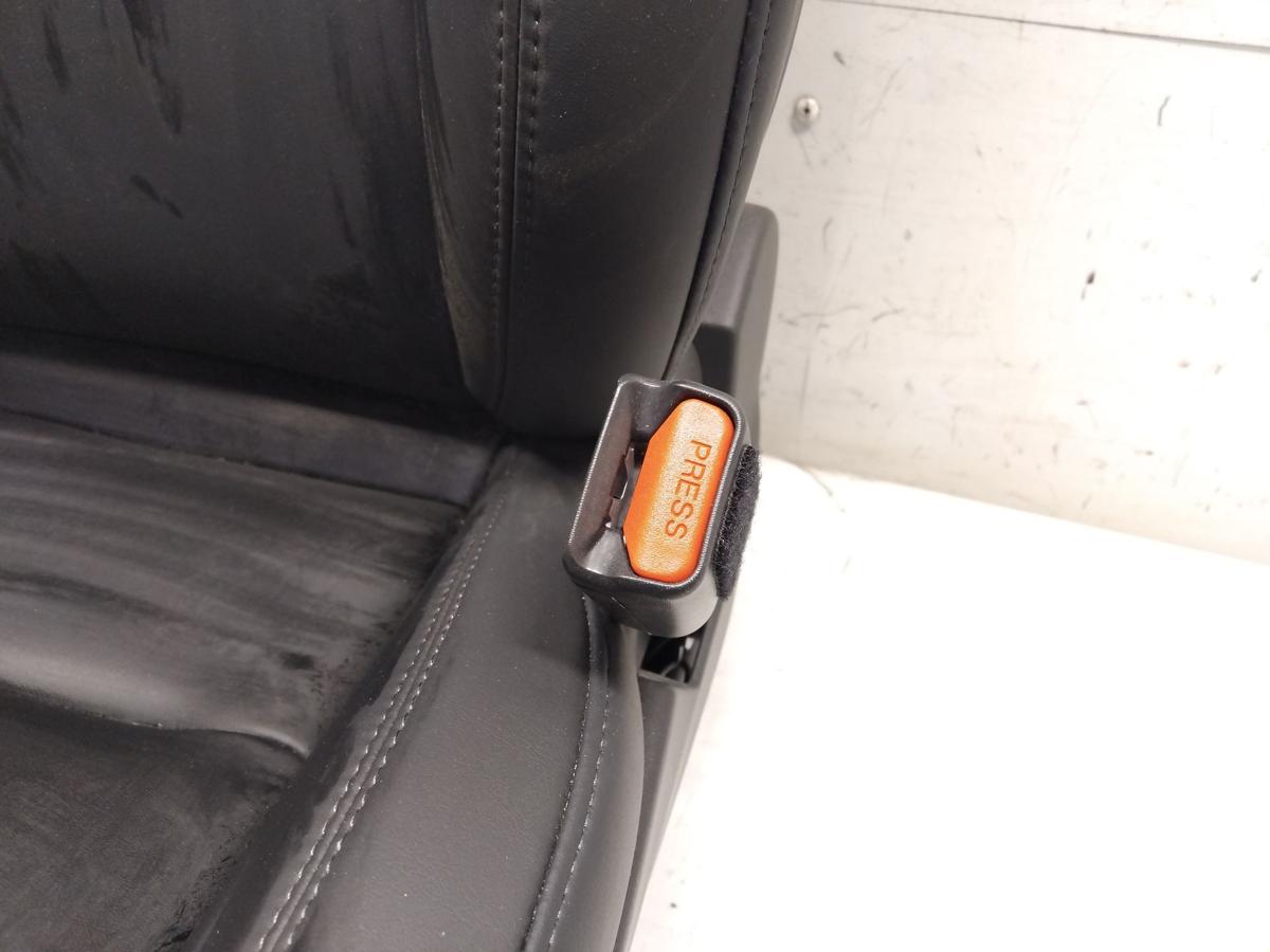 Tesla Model Y original Sitz vorn rechts Beifahrersitz schwarz Pure Black BJ2023