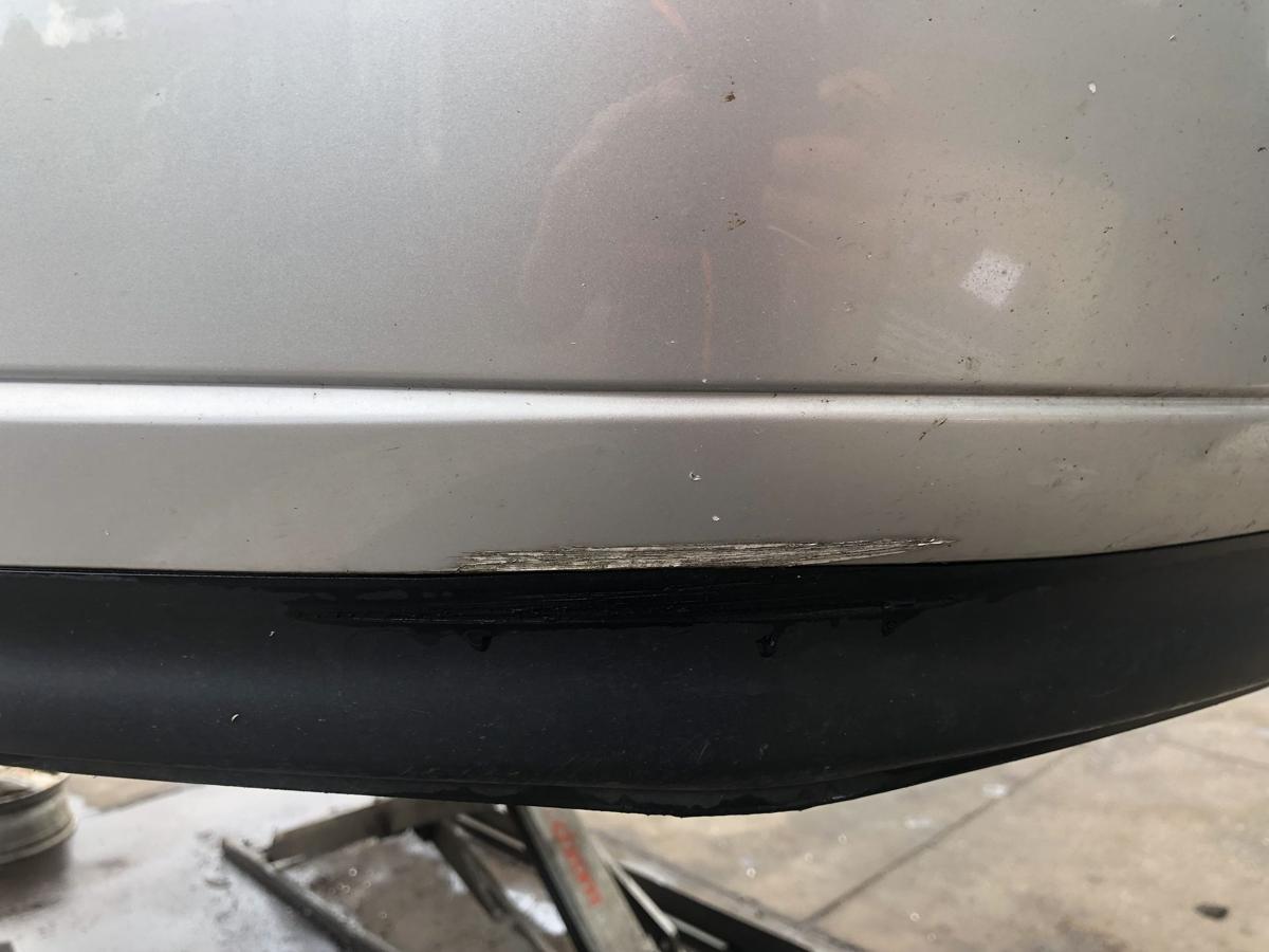 Ford Focus DNW original Stoßstange Fänger vorn/Front Polarsilber Bj 2001