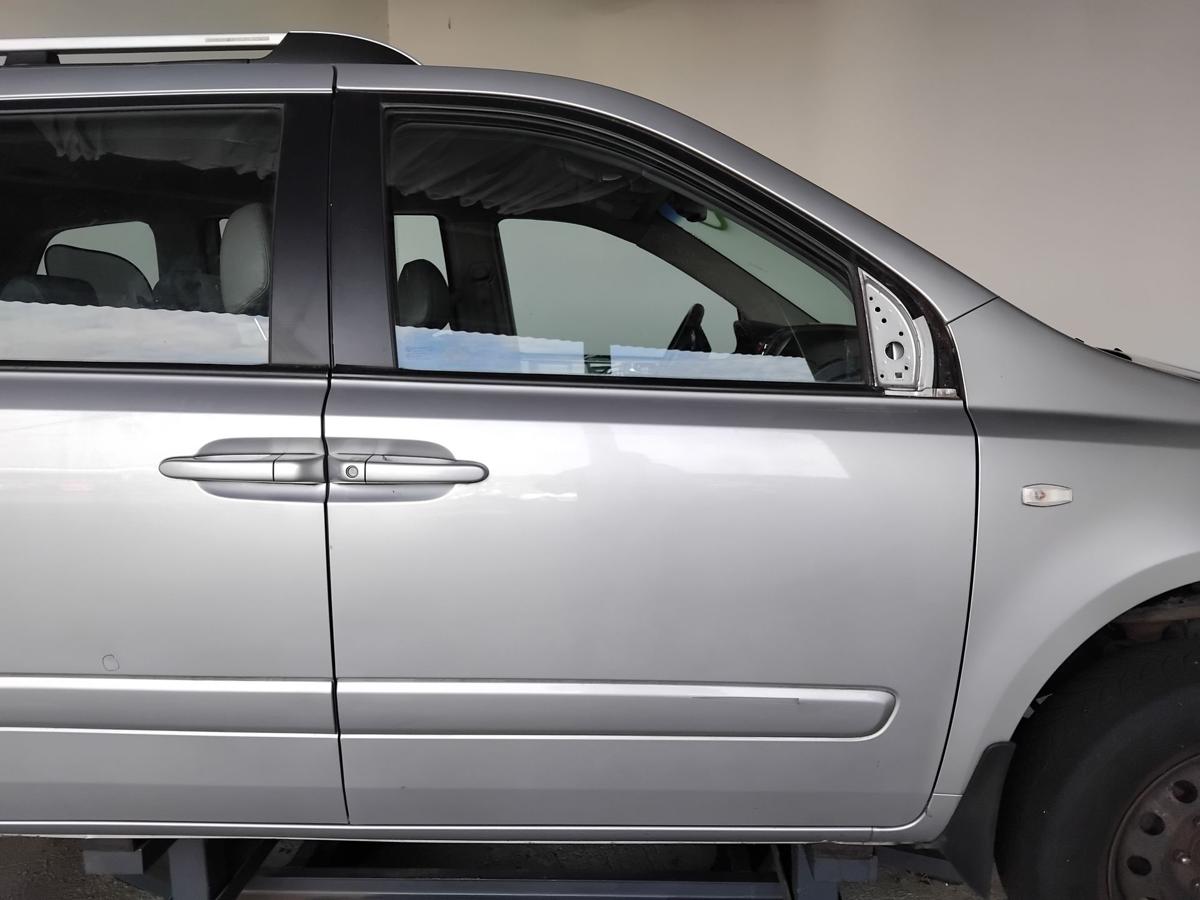 Kia Carnival III MB Tür vorn rechts Beifahrertür 6C Diamantsilber BJ2007
