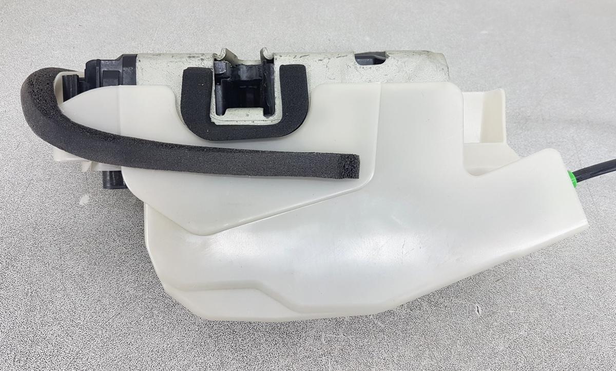 Tesla Model Y T&uuml;rschloss vorn rechts 1500673-00-B Bj2022 f&uuml;r ZV 7 Pins