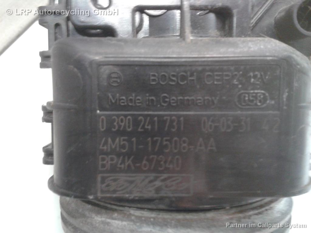 Ford Focus 2 MK2 BJ2007 Wischermotor vorn 4M5117508AA Bosch 0390241731