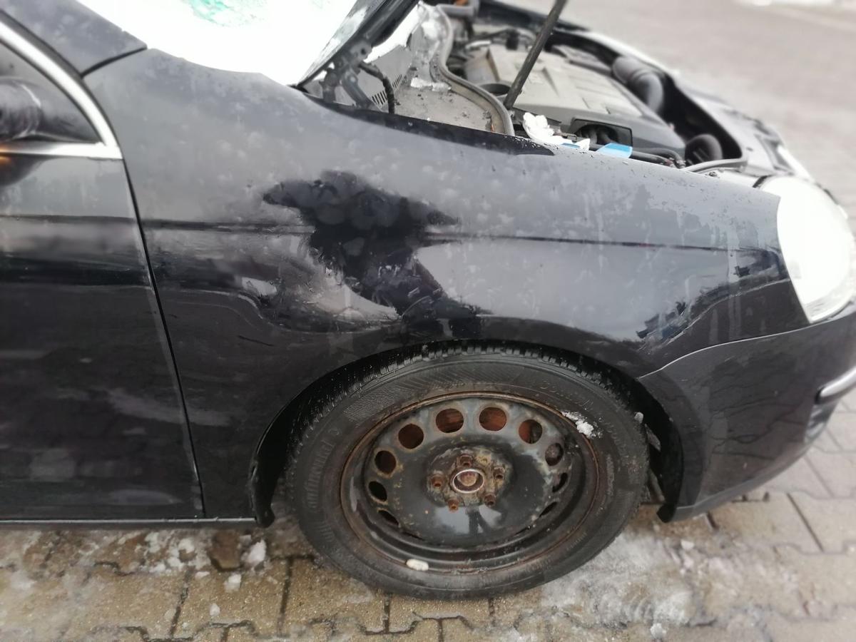 VW Golf 5 Variant original Kotfl&uuml;gel vorne rechts LC9X Deepblack passt nicht beim Flie&szlig;heck Bj.2009