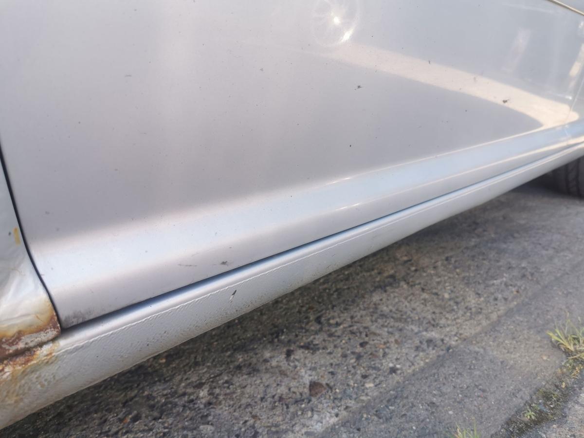 VW Bora 1J Fahrertür Tür Autotür vorn links Rohbautür LB7Z Satinsilber Met