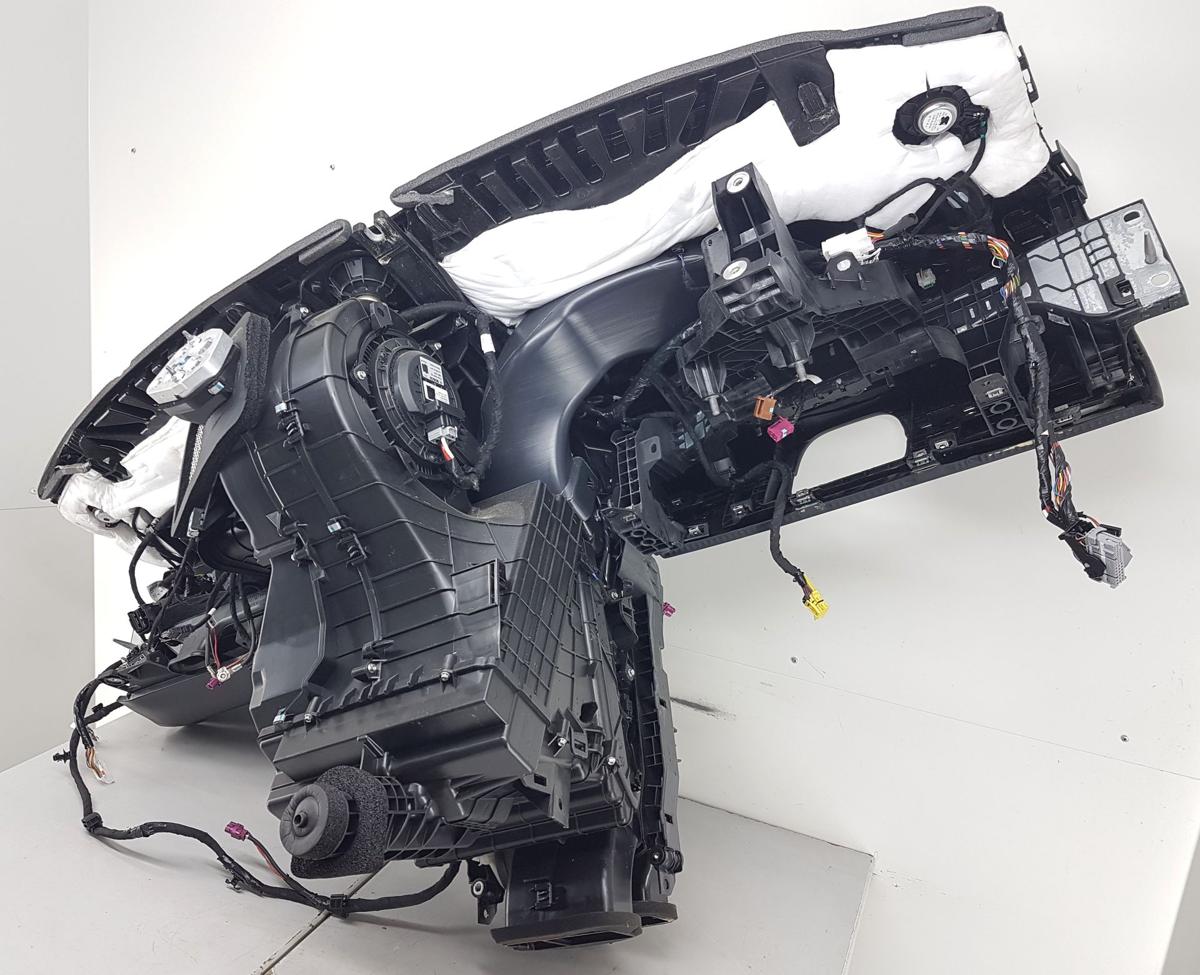 Tesla Model Y Armaturenbrett Bj2025 Cockpit Modell ab 2025 Juniper Facelift