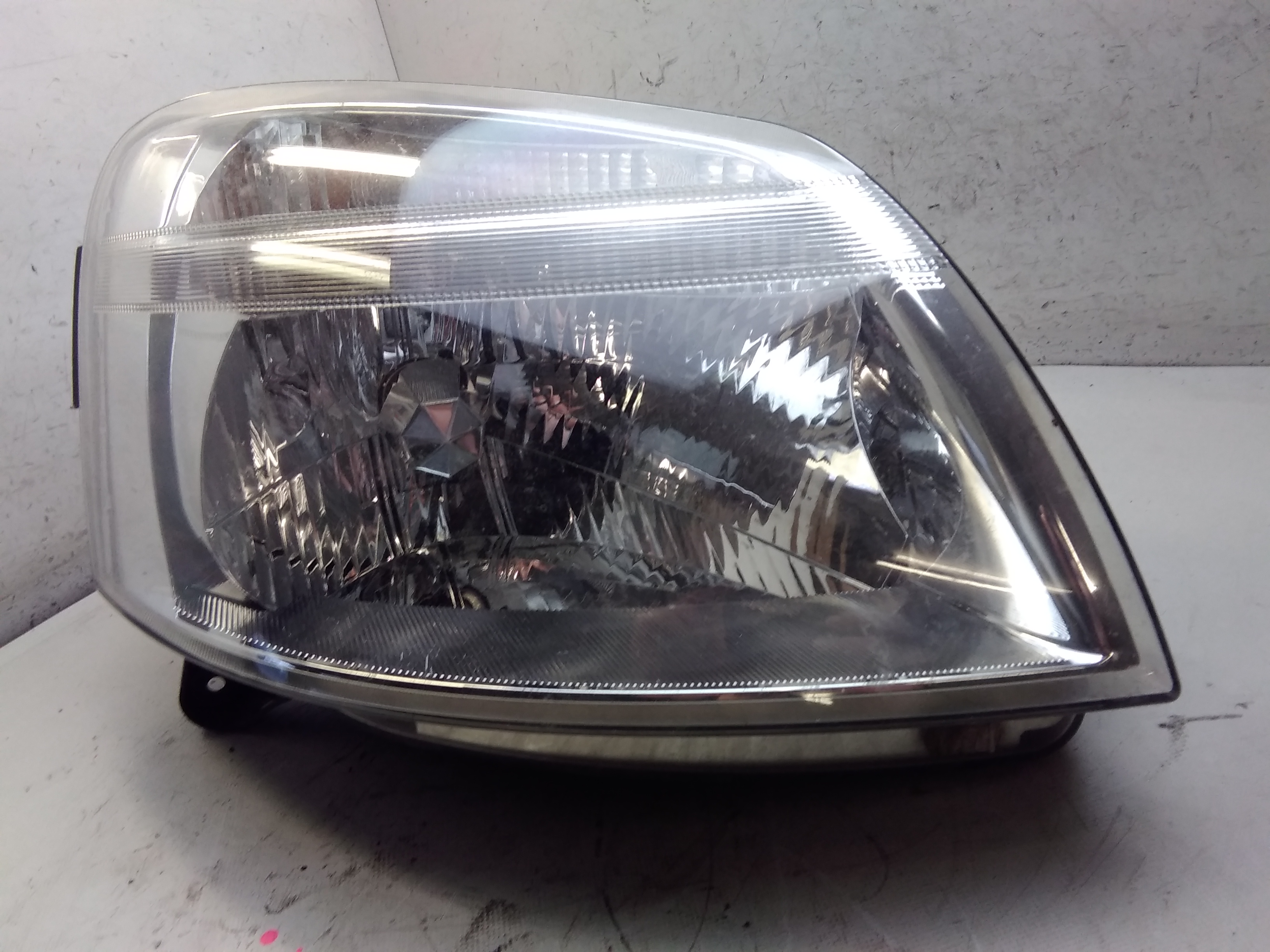 Peugeot Partner 1 Bj.2009 original Scheinwerfer vorn rechts Facelift ab 2003 Halogen