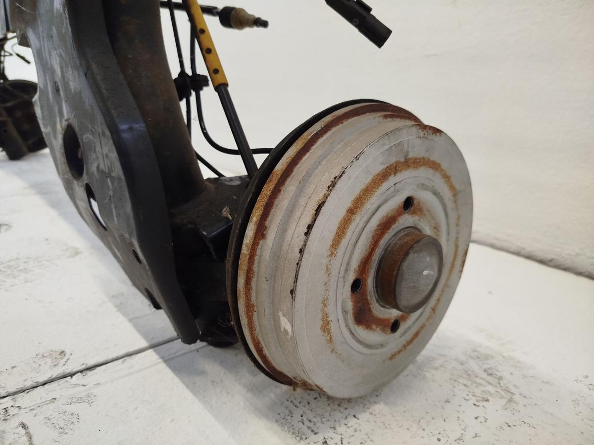 Renault Clio IV X98 TCe90 Hinterachse Achse hinten Achstr&auml;ger Trommelbremse ABS