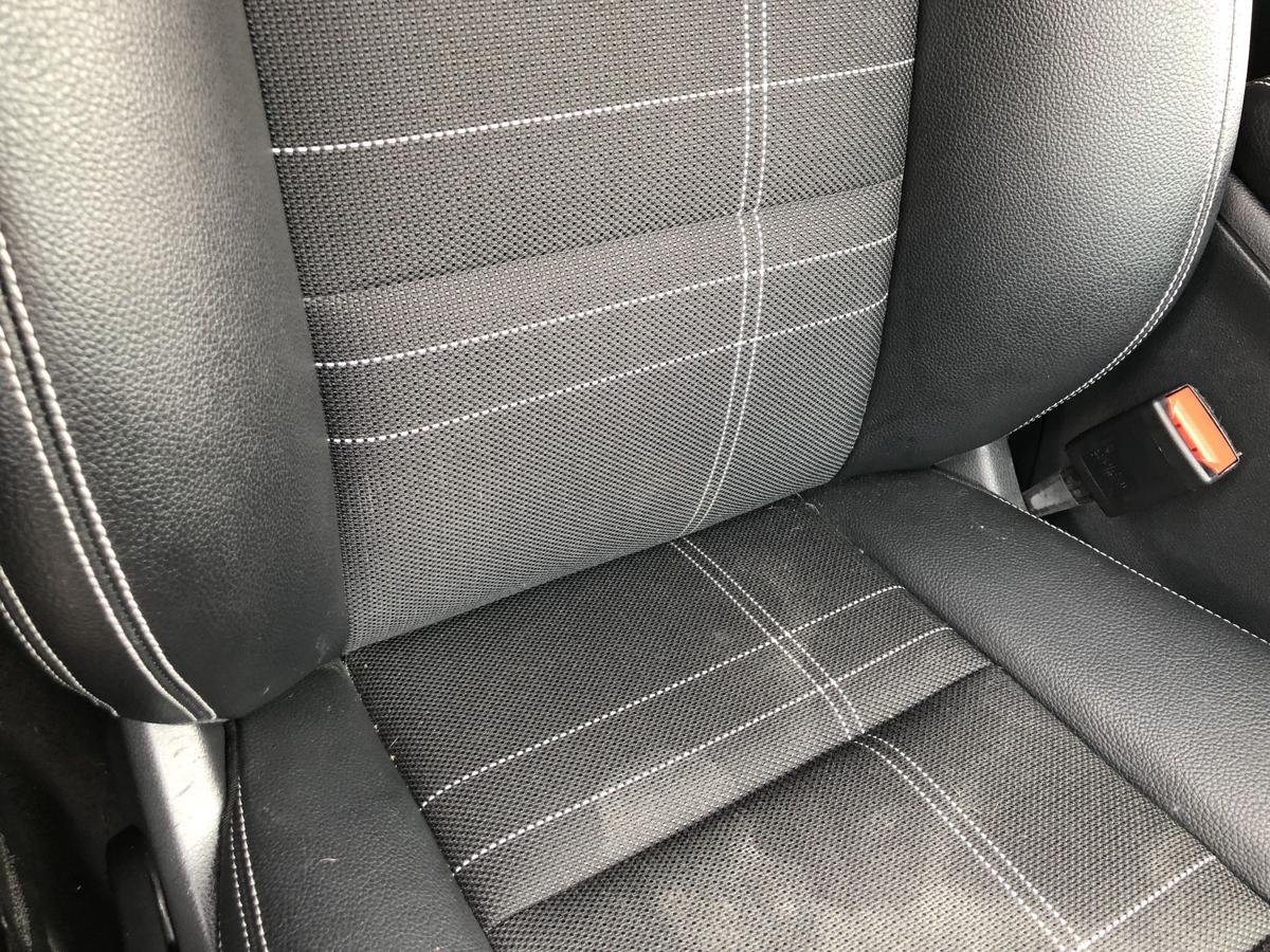 Mercedes CLA C117 bis 16 Sitz vorn rechts Beifahrersitz Stoff Artico Heizung