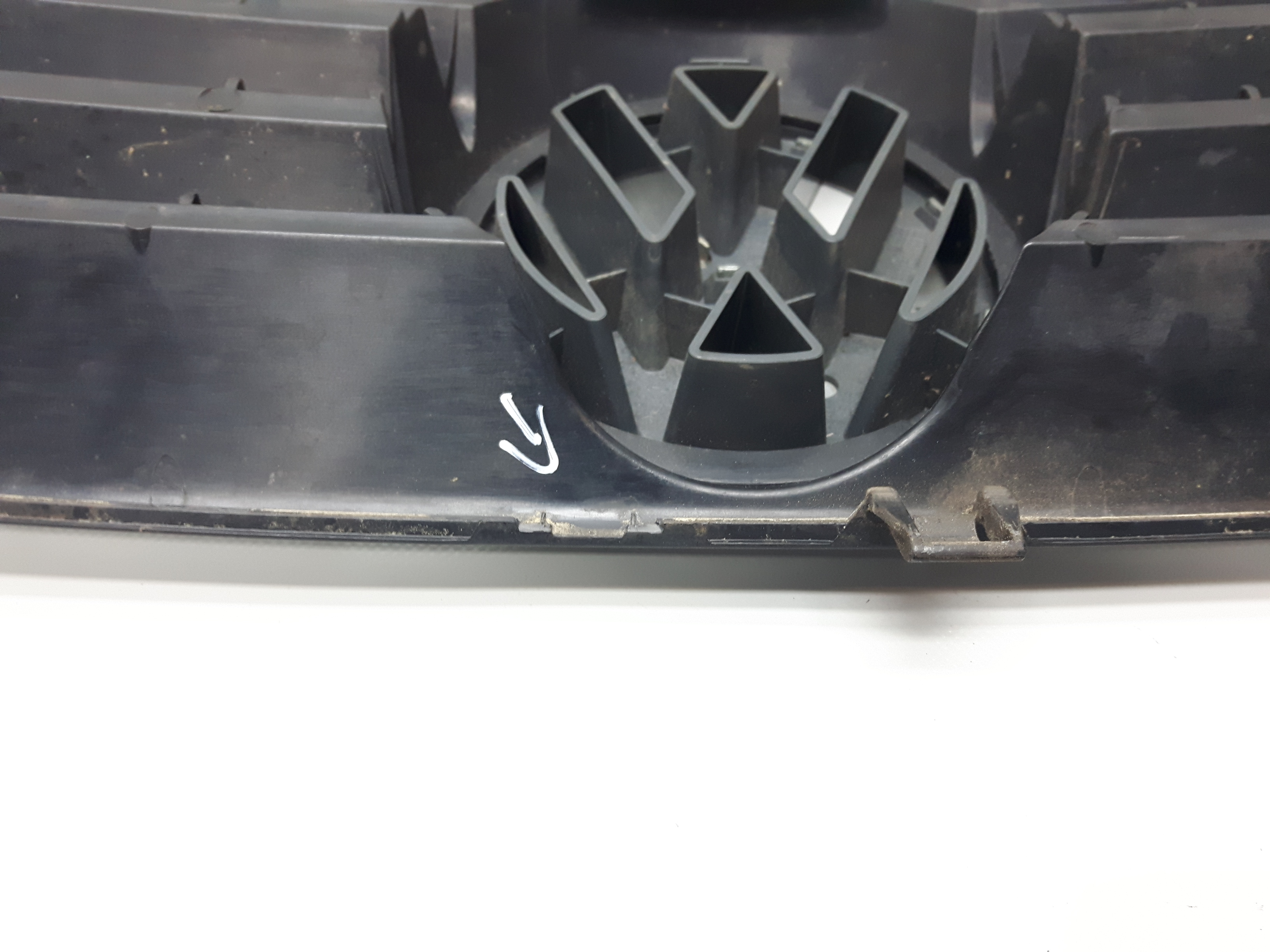 VW Polo 9N Grill Kühlergrill original BJ2002 6Q0853651C