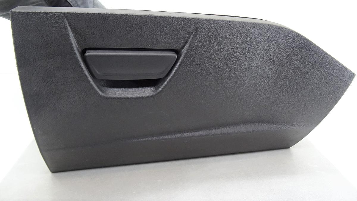 Ford Focus Handschuhfach in schwarz Bj2011 BM51A06044