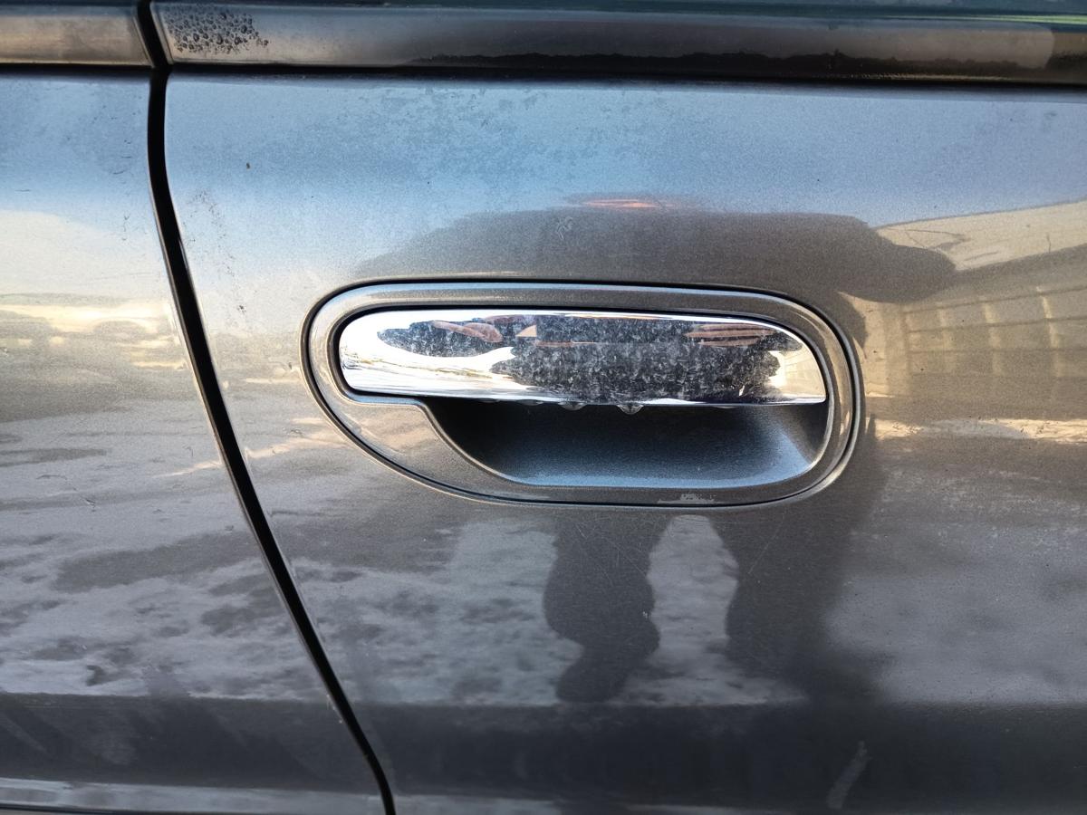 Volvo V40 original T&uuml;rgriff aussen vorn rechts Beifahrer Chrom Bj 2001