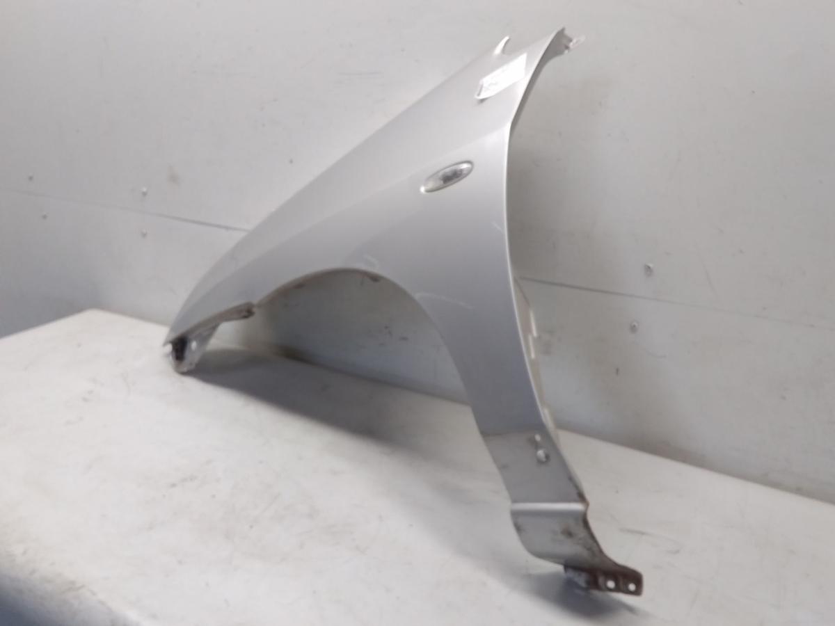 Suzuki Liana original Kotflügel vorn links silbermetallic BJ2005 Anrostung