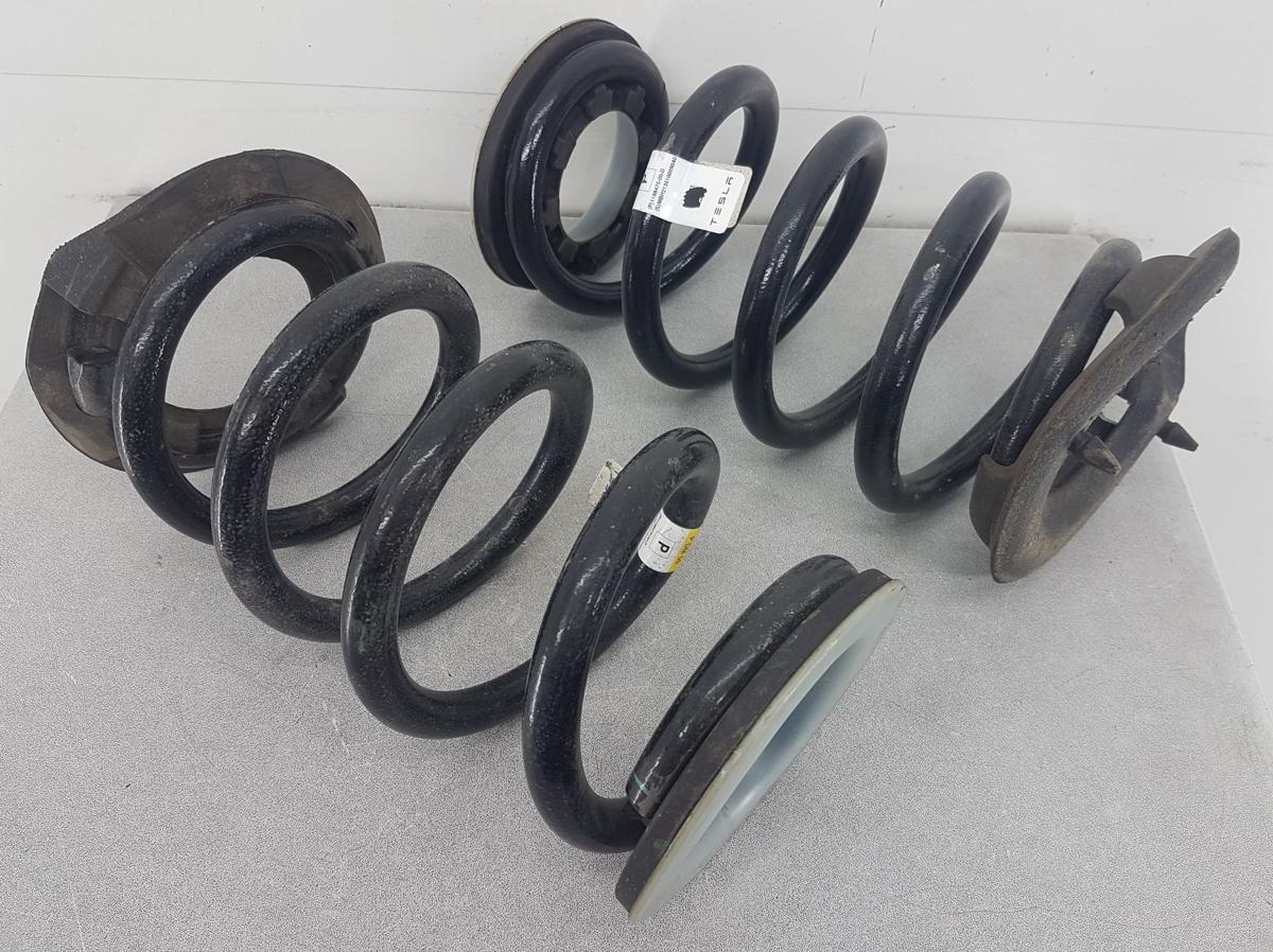 Tesla Model Y Schraubenfedersatz Hinterachse Bj2022 1188475-00-D Dualmotor Perf