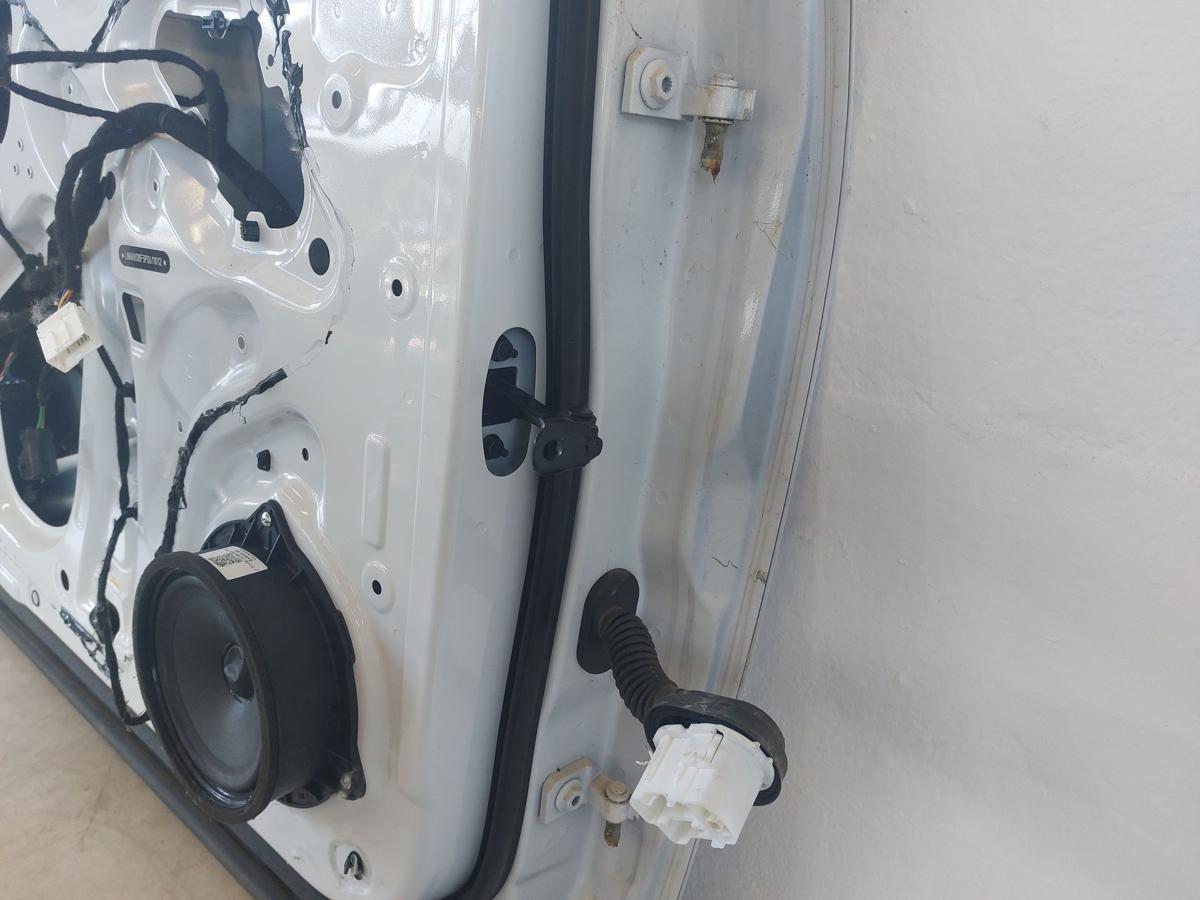 Omoda 5 EV Elektro T&uuml;r vorn links Fahrert&uuml;r im Rohbau weiss Autot&uuml;r