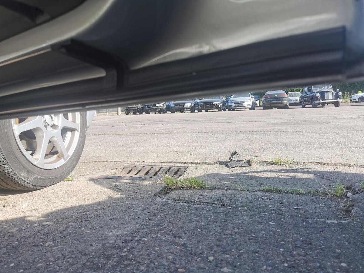 VW Bora 1J Fahrertür Tür Autotür vorn rechts Rohbautür LB7Z Satinsilber Met