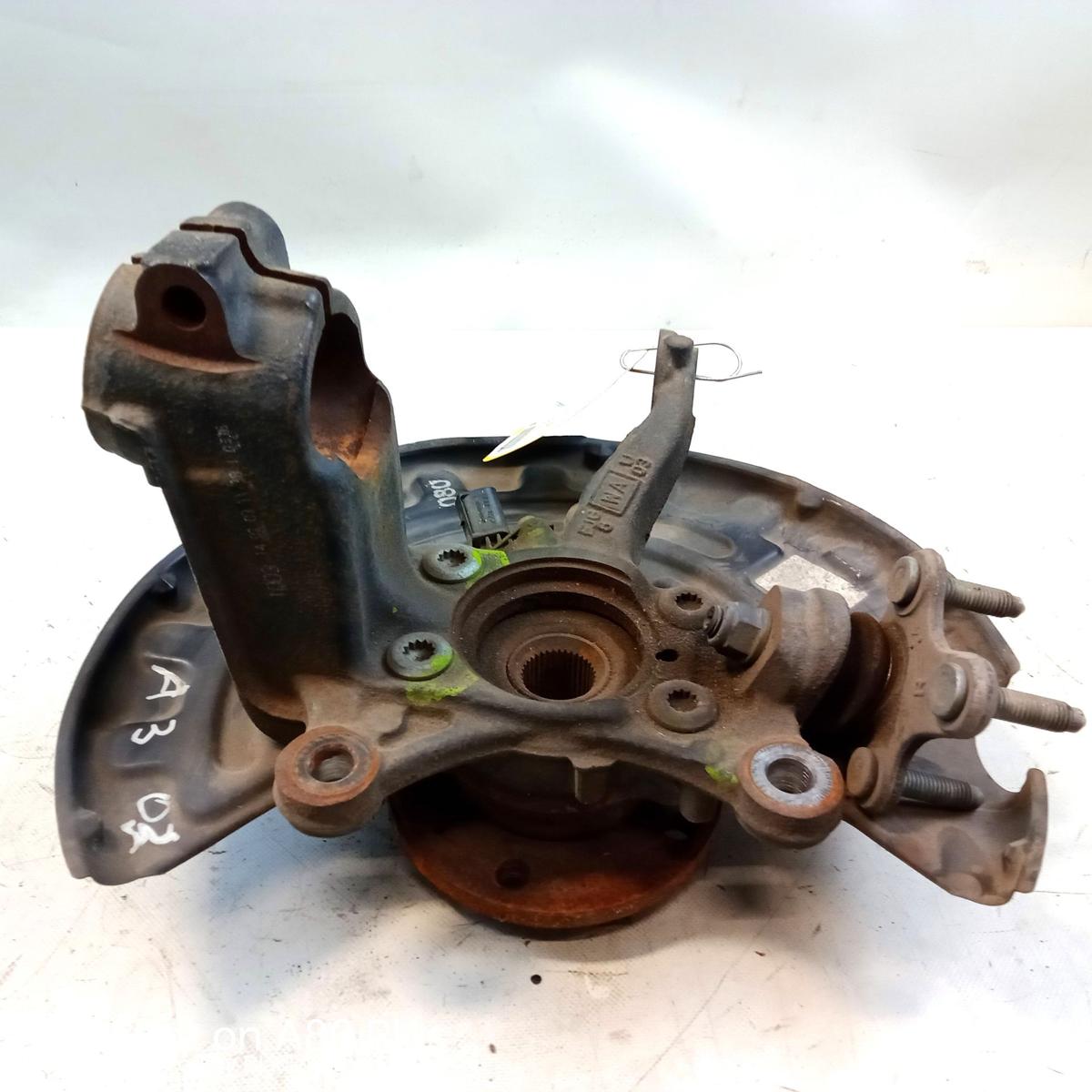 Audi A3 8P 3.2 original Achsschenkel Radlagergeh&auml;use Vorderachse rechts Bj.2004