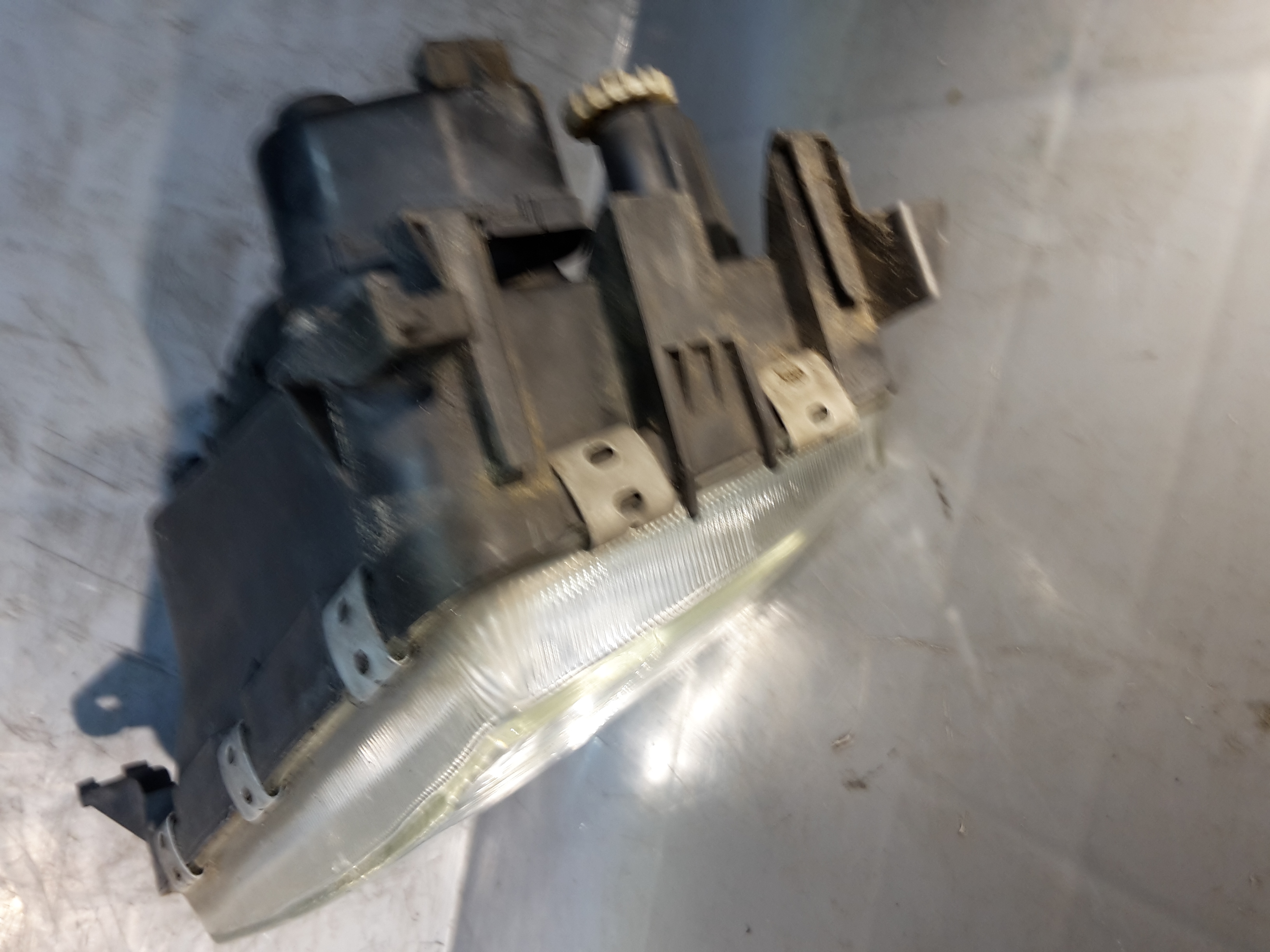 VW Passat 35i original Hauptscheinwerfer rechts Halogen Licht H4 Bj 1991