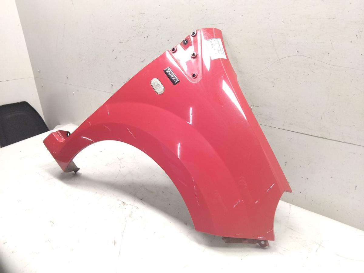 Renault Twingo 2 original Kotfl&uuml;gel vorn rechts rot uni BJ2012