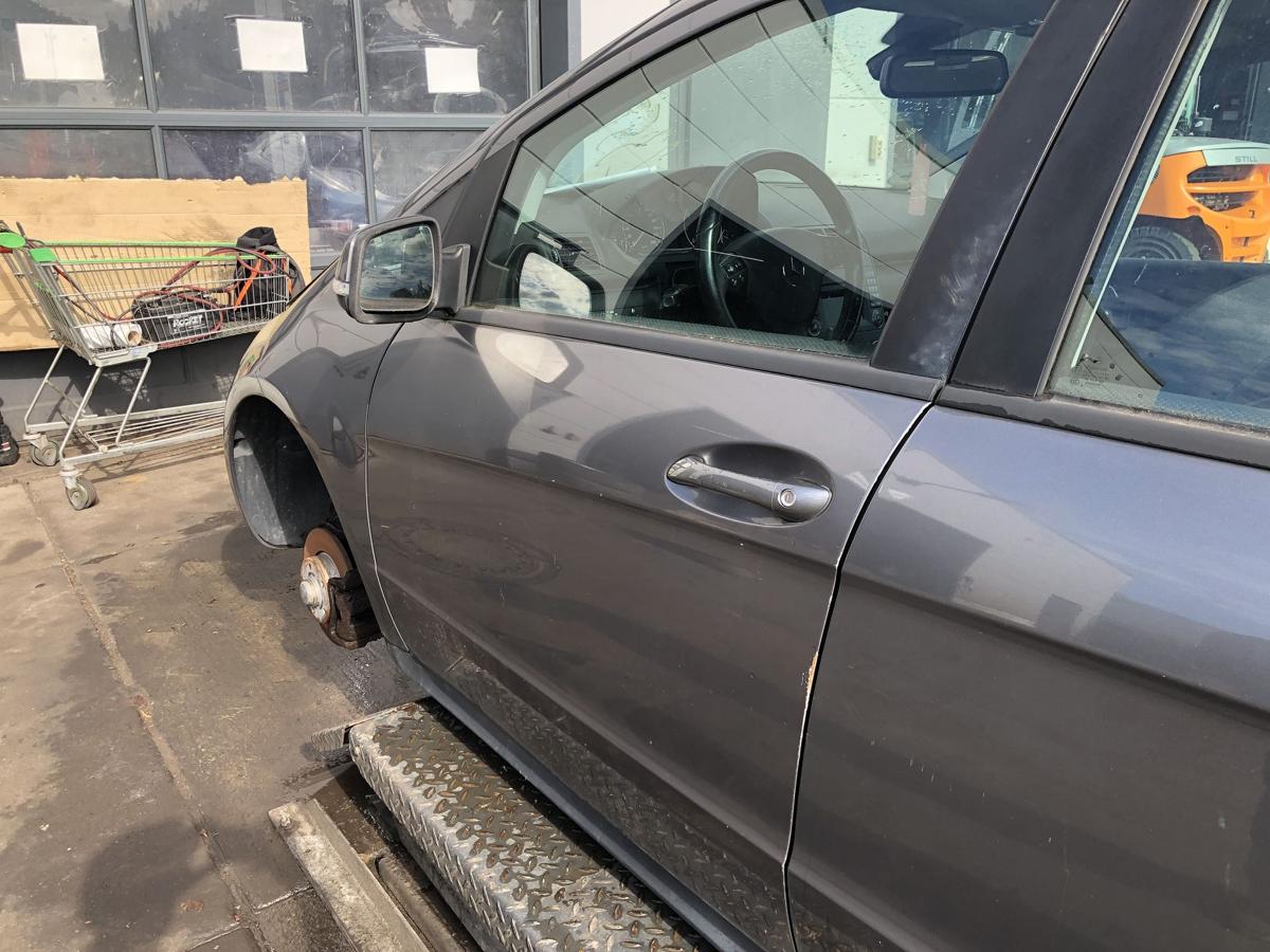 Mercedes W169 original Tür vorn links Fahrer 787 Mountaingrau Bj 2009
