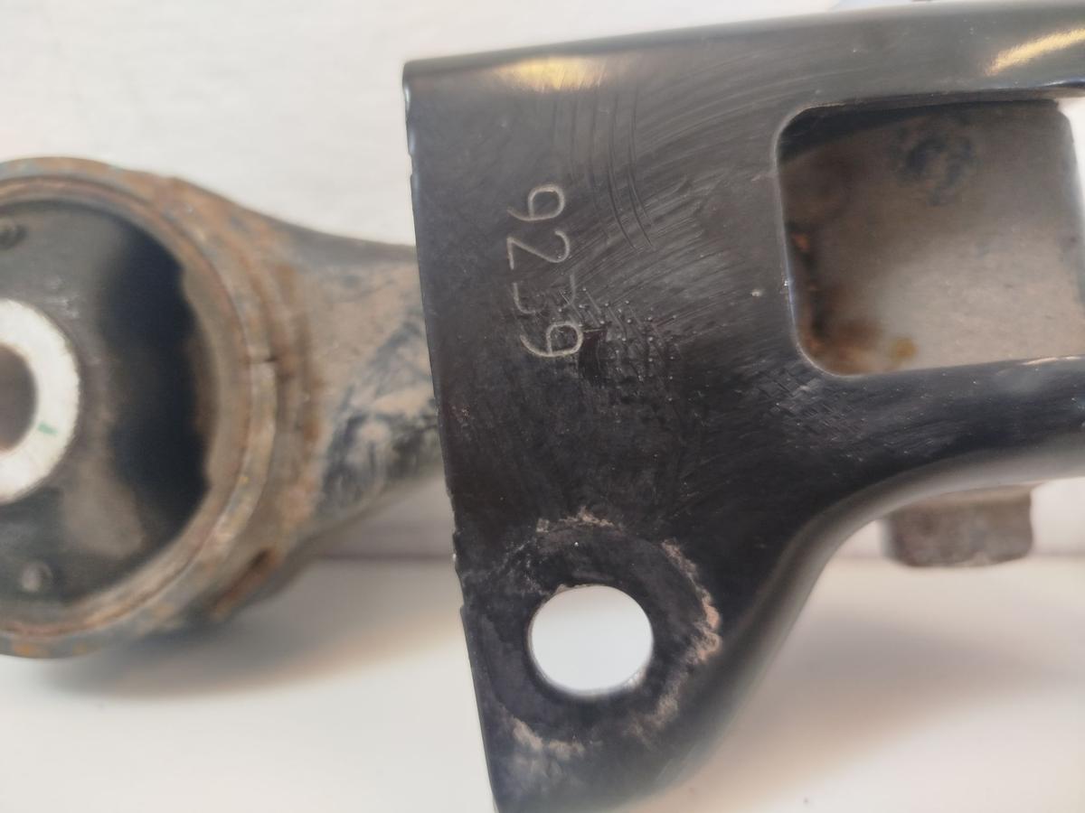 Citroen C1 Typ PS Motortr&auml;ger Motorhalter unten Motorlager 1.0 53kw CFB