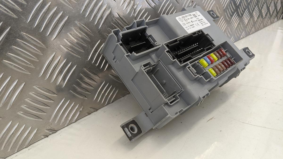 Fiat Doblo Typ 263 Steuergerät ECU mit Sicherungskasten 519217590