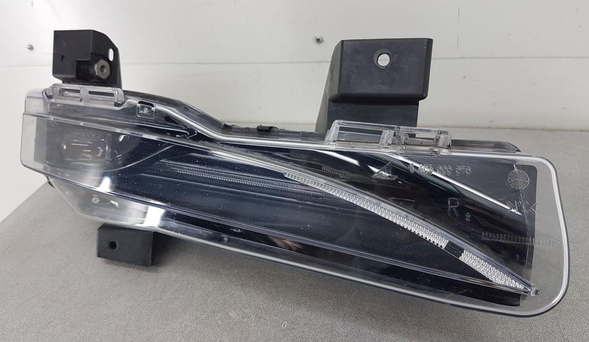 Tesla Model X Nebelscheinwerfer rechts LED Bj2022 1649250-00-C Modell ab 2021