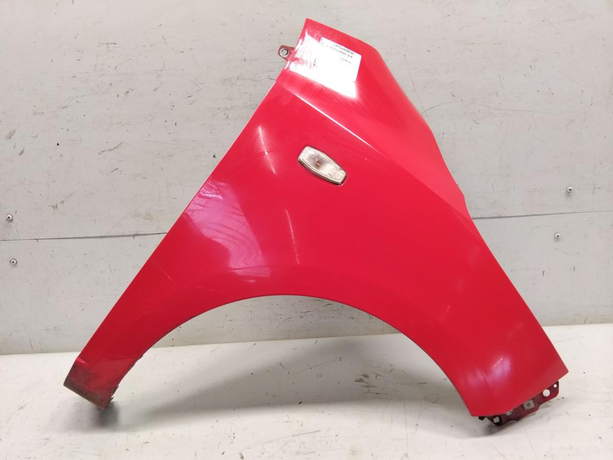 Hyundai i10 PA original Kotfl&uuml;gel vorn rechts ELECTRIC RED BJ2009