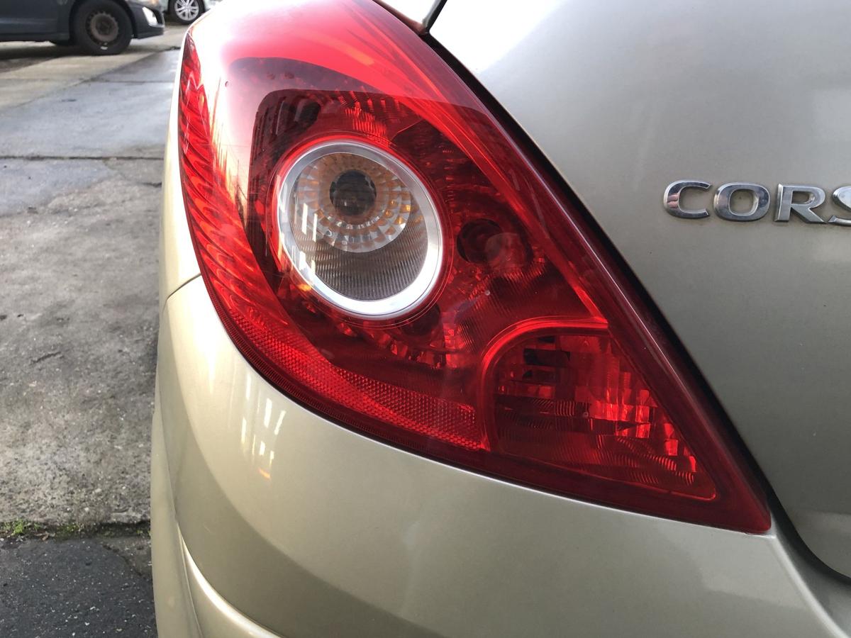 Opel Corsa D R&uuml;ckleuchte links R&uuml;cklicht Heckleuchte nur 3 t&uuml;rer 2006-2014