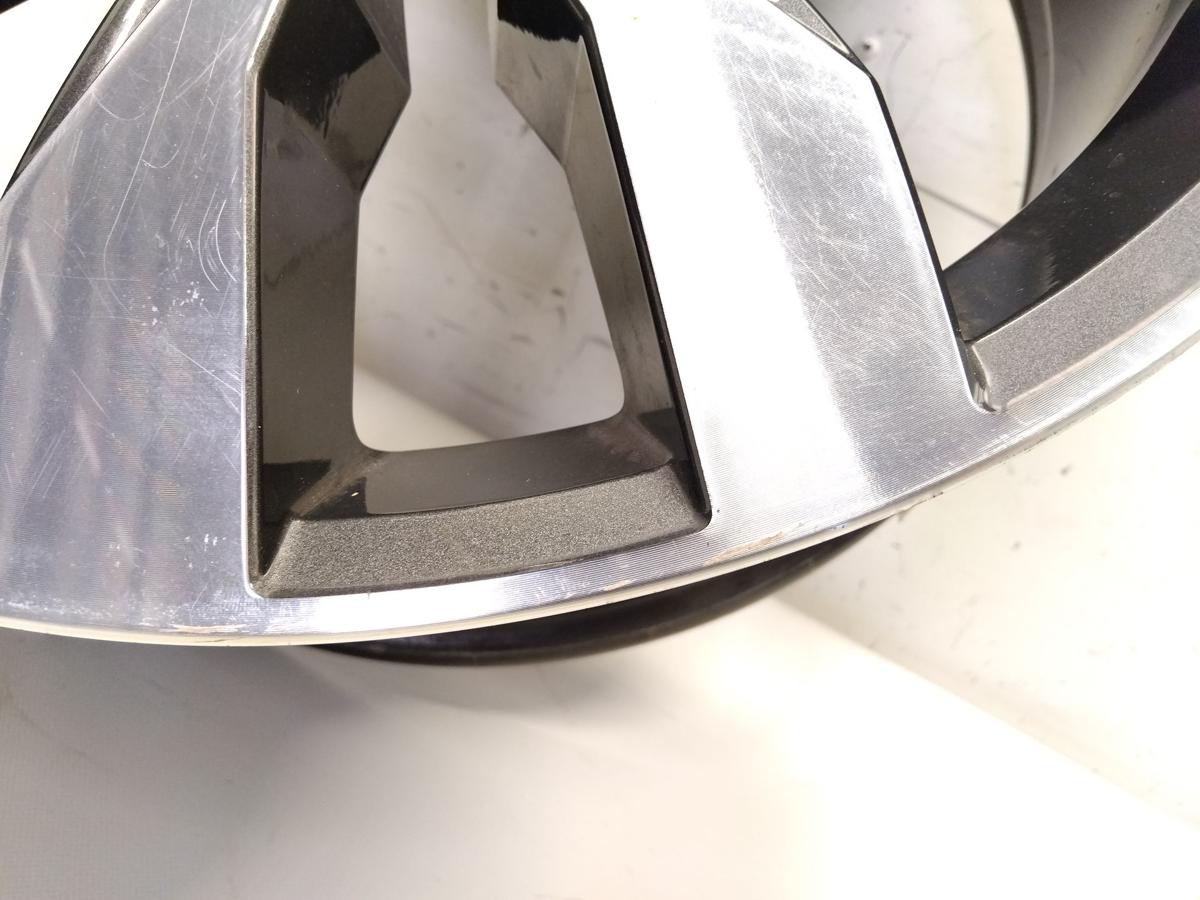 original Alufelge Suzuka 8.5Jx20H2 ET38 5NN601025E VW Tiguan Bj.2018