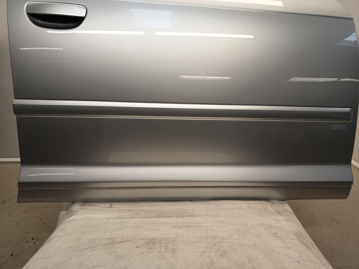 Audi A3 8P vor Facelift 5-TRG original Tür vorn rechts LY7W Lichtsilber Bj 2006