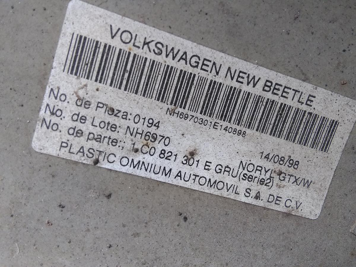 VW New Beetle Bj.1998 original Kotflügel Seitenbeplankung hinten links LG6V-Cybergreenmet