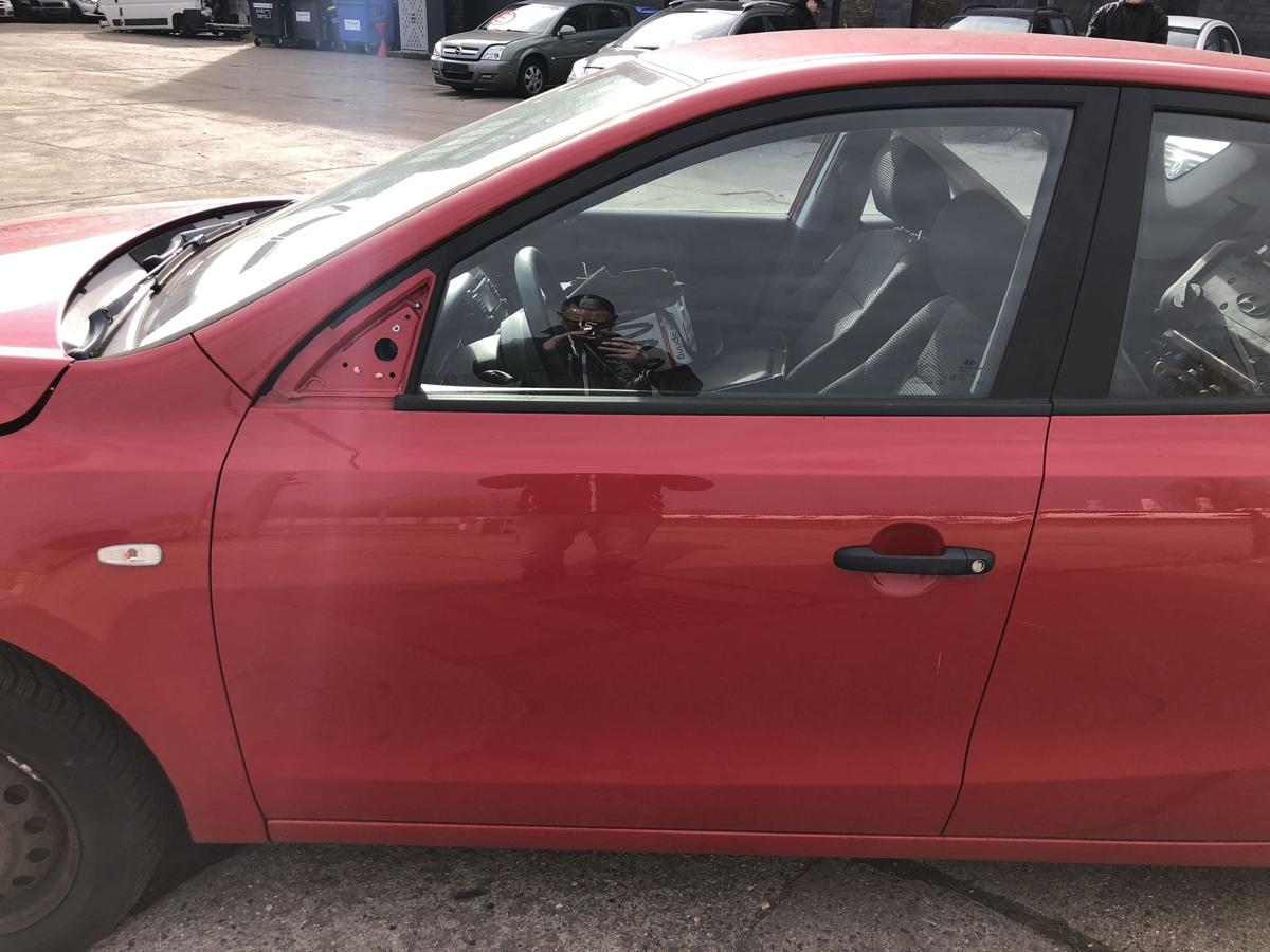 Hyundai i30 FD T&uuml;r vorn links Fahrert&uuml;r im Rohbau JA Shine Red Produktion CZ