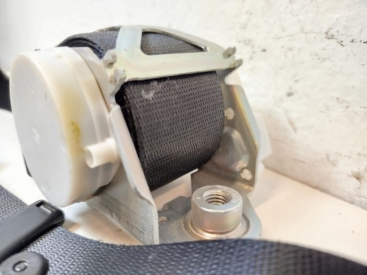 BMW 1er F20 Sicherheitsgurt vorn links Gurt Anschnallgurt Anschnaller Fahrergurt