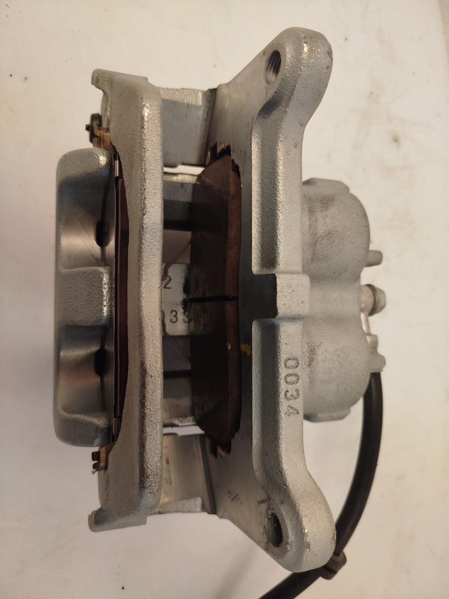 Mitsubishi Eclipse Cross GK0 ab21 Bremssattel Bremszange vorn rechts Sattel