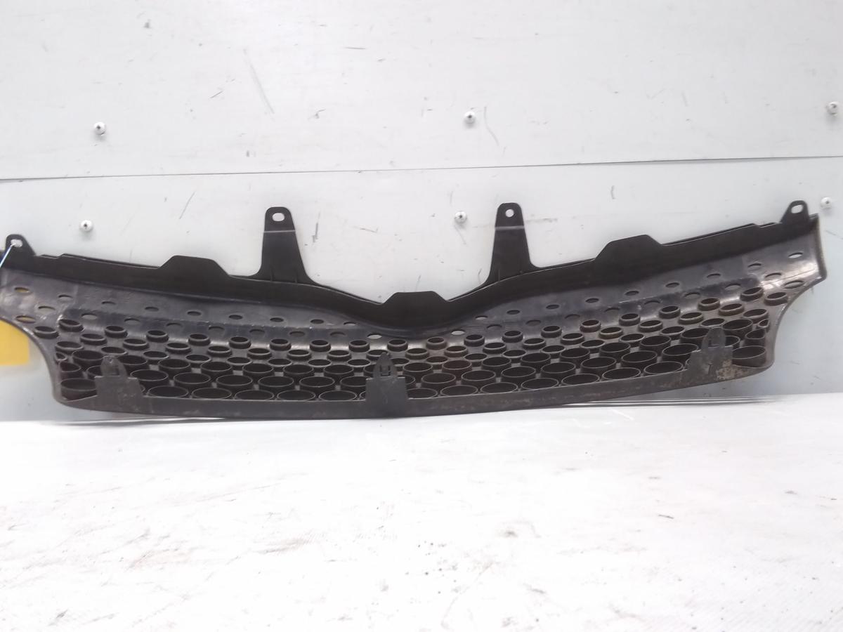 Toyota Yaris Verso original K&uuml;hlergrill grau BJ2000