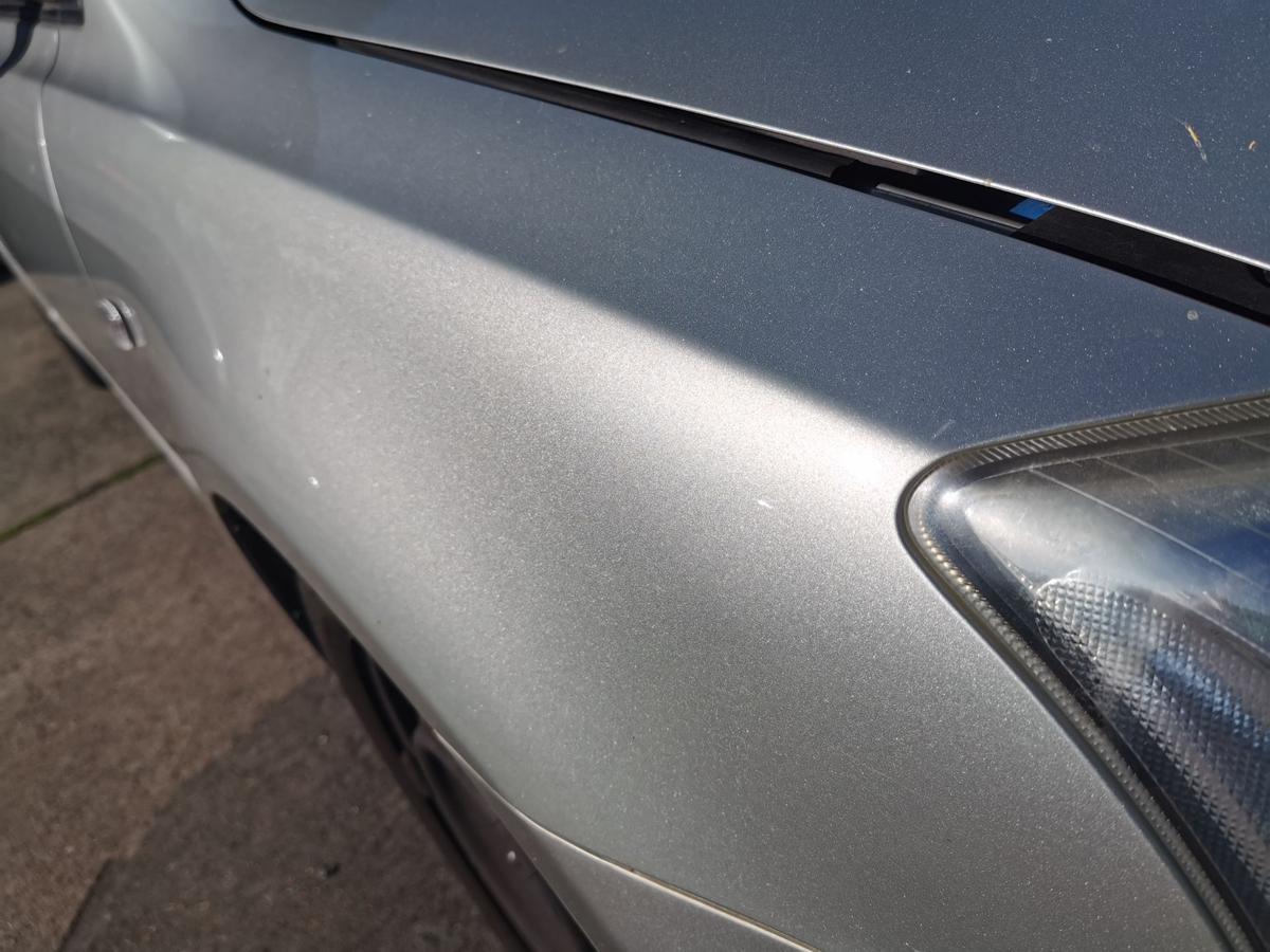 Toyota Avensis T25 Kotflügel Fender Seitenwand vorn rechts 1C0 Radiant Silver
